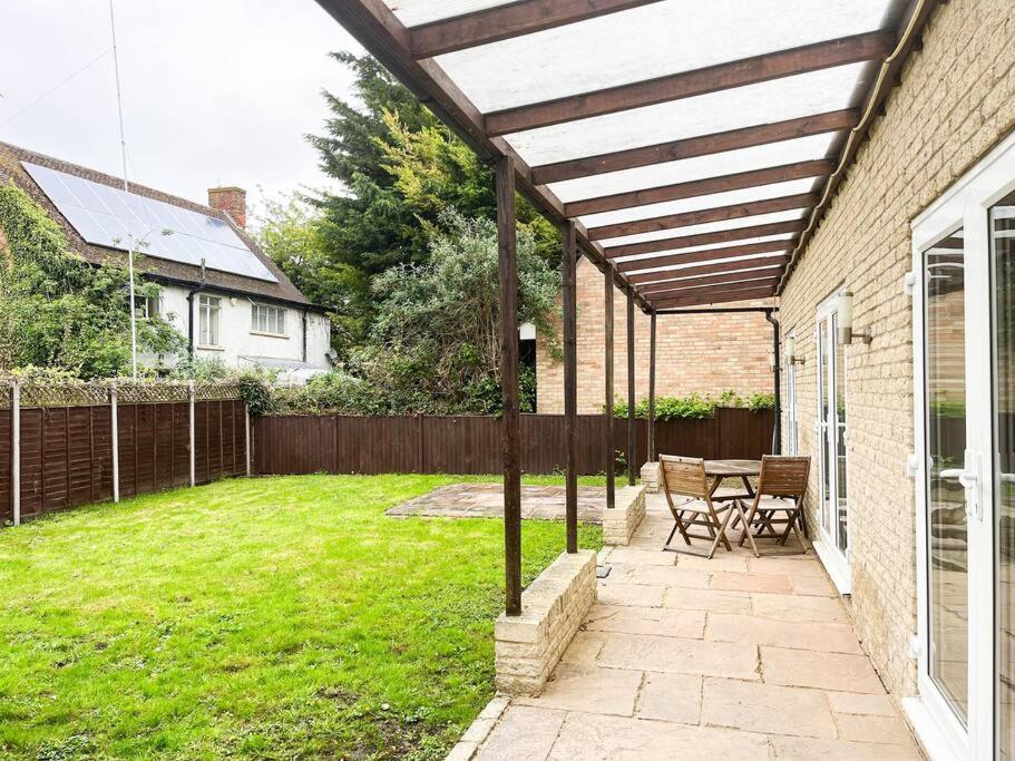 Large 4-bed House For Up To 7 Guests W 2x Parking *