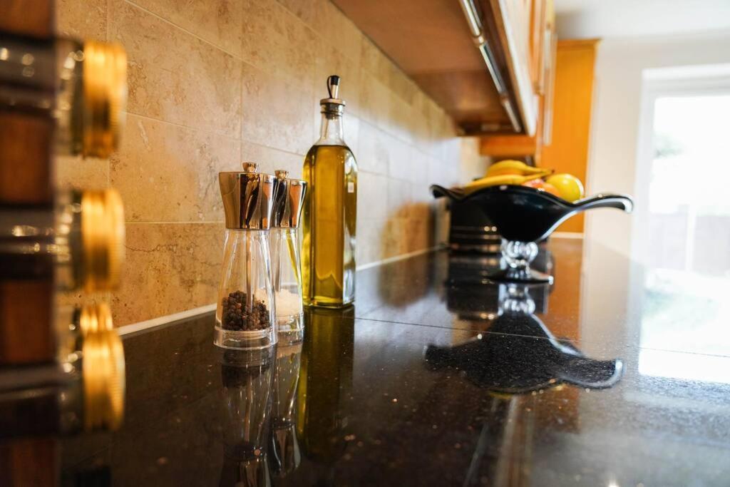 Vakantiehuis Large 4-bed House For Up To 7 Guests W 2x Parking Oxford