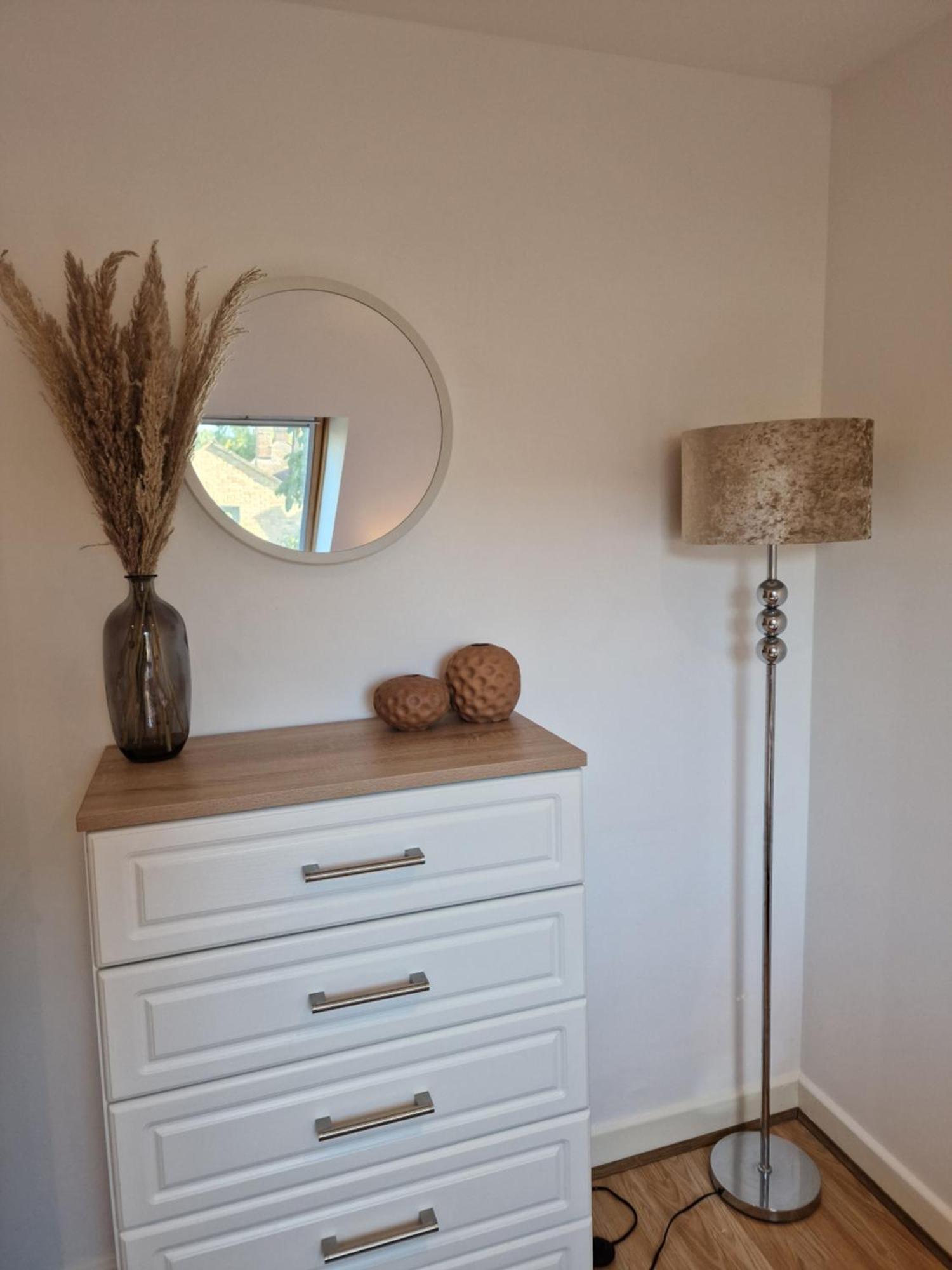 Large 4-bed House For Up To 7 Guests W 2x Parking *